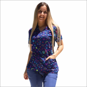 Polera clínica estampada